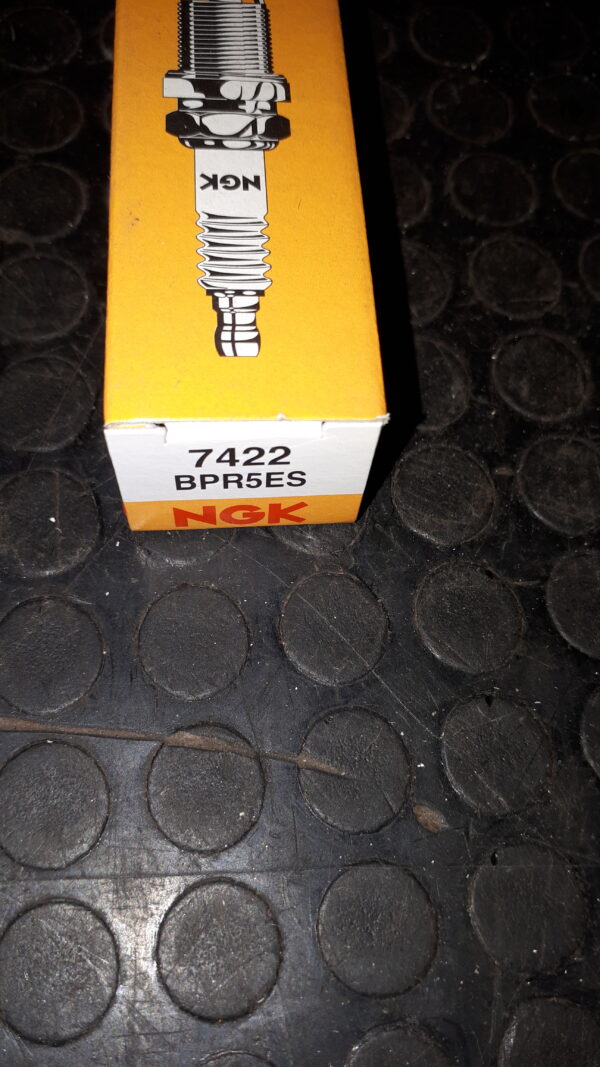 NGK ZÜNDKERZE BPR5ES -7422
