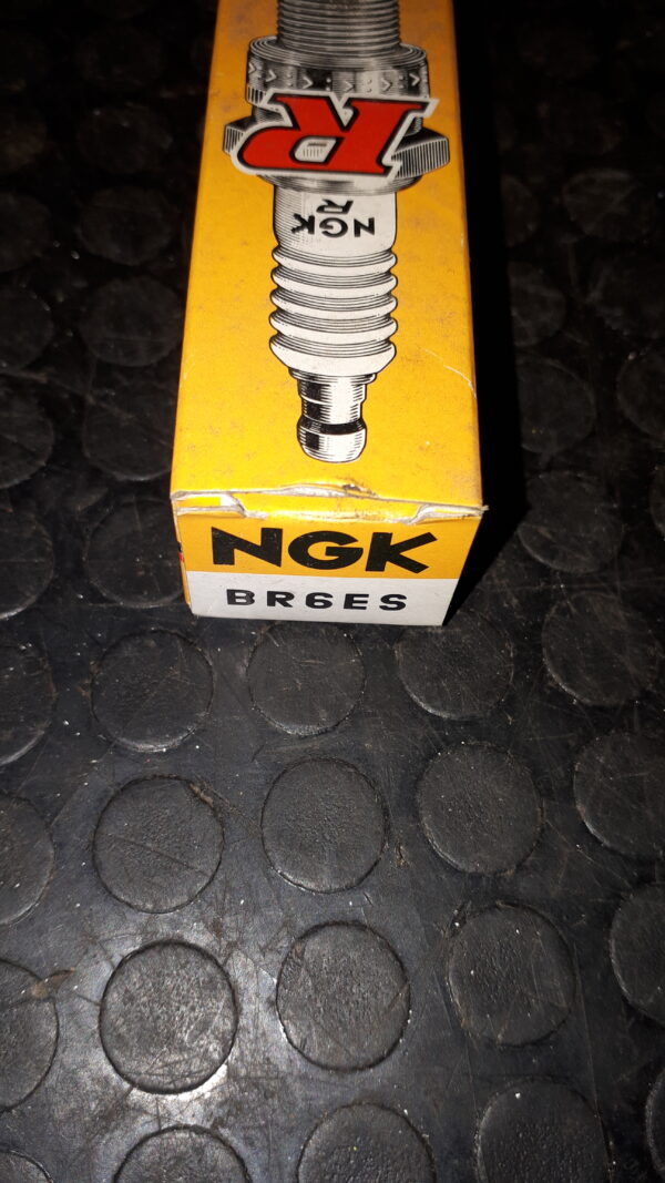 NGK ZÜNDKERZE BR6ES