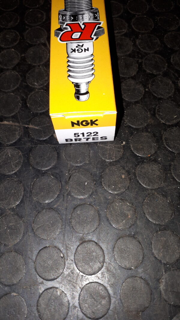 NGK ZÜNDKERZE BR7ES -5122