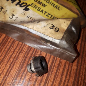 T8B110 BODENVENTIL HAUPTBREMSZYLINDER 17mm