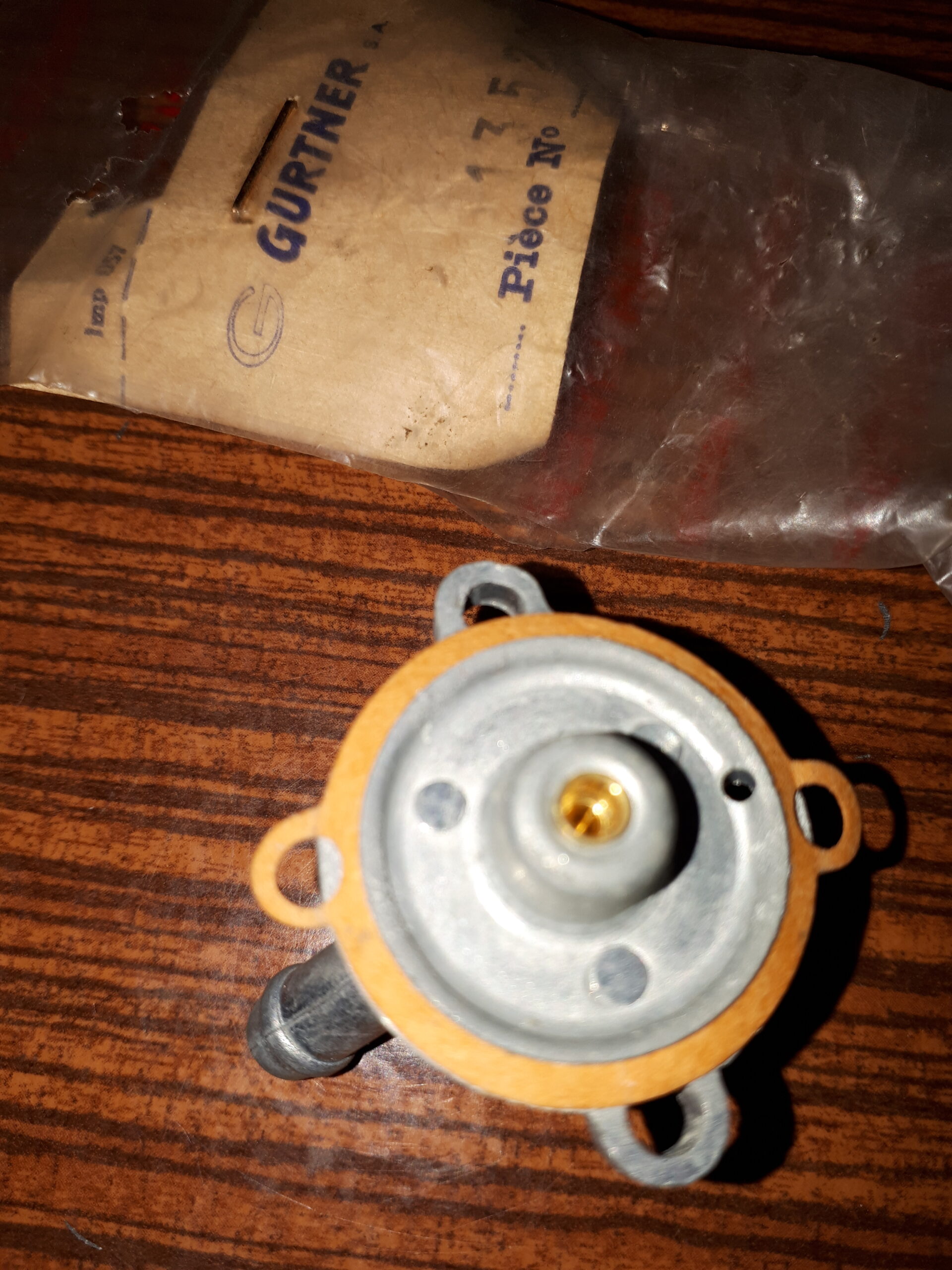 GURTNER DECKEL 13522, CARBU. EVTL.MODELL -919-