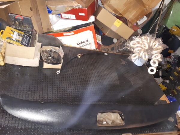 T16B057 AMATURENBRETT VERKLEIDUNG GEBRAUCHT