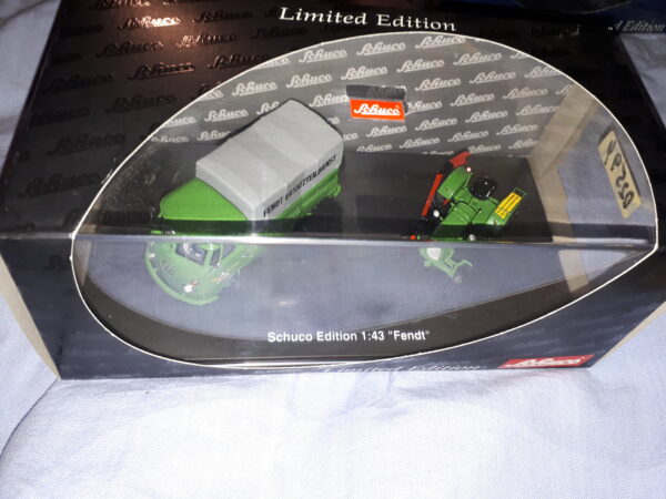 SCHUCO VW PLANENWAGEN T1″FENDT“ MIT FENDT TRAKTOR 1:43