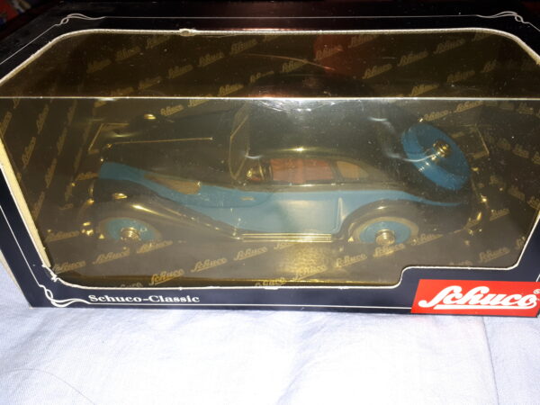 SCHUCO BMW 327 COUPE 1:18
