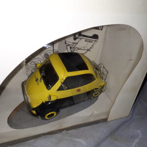 REVELL BMW ISETTA SCHWARZ GELB 1:18