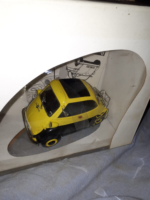 REVELL BMW ISETTA SCHWARZ GELB 1:18