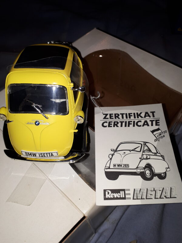 REVELL BMW ISETTA SCHWARZ GELB 1:18