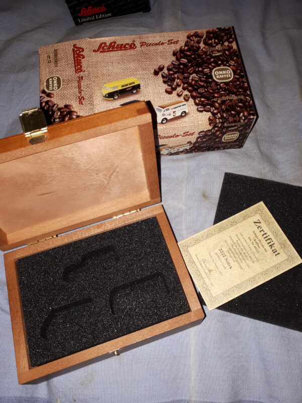 SCHUCO 1:90 KAFFEE 3er SET, HOLZKISTE NUR VERPACKUNG OHNE DIE AUTOS