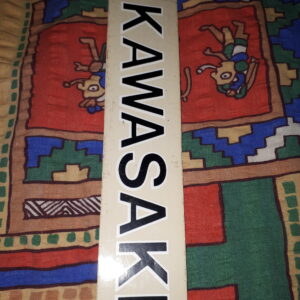 SCHRIFTZUG KAWASAKI SCHWARZ MIT WEIßEM RAND