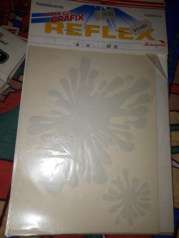 AUFKLEBER KLEKSE GRAU REFLEKTIEREND