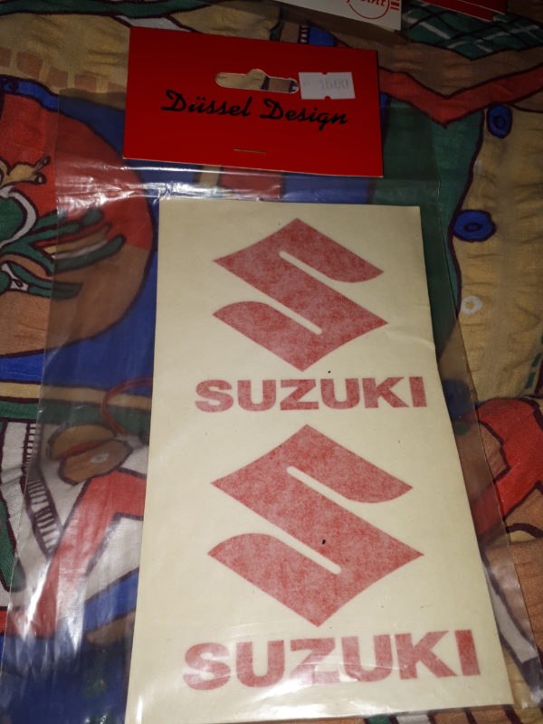 AUFKLEBER SCHRIFTZUG UND S DOPPELT ROT