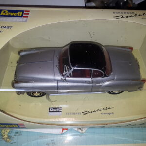 REVELL BORGWARD ISABELLE COUPE SILBER 08989 1:18
