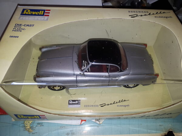 REVELL BORGWARD ISABELLE COUPE SILBER 08989 1:18
