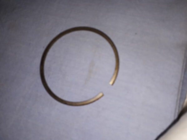 M052 KOLBENRING 73 x 2, 3.NUT