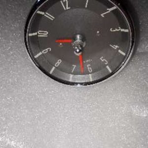 T019 B010 BMW 700 ZEITMESSER (UHR)