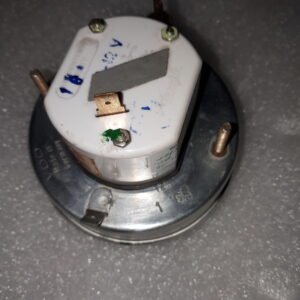 T019 B010 BMW 700 ZEITMESSER (UHR)