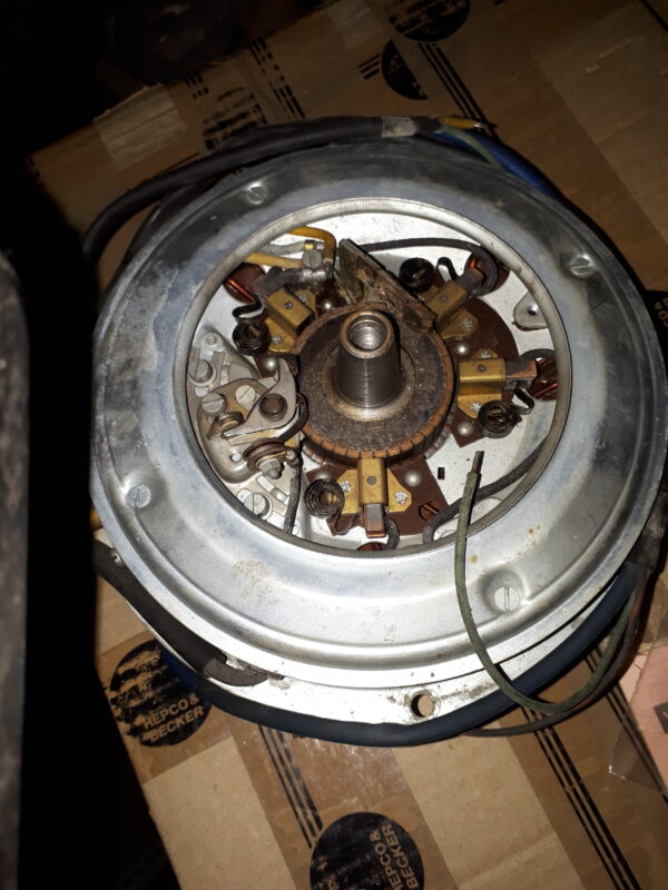 E001 AT-DYNASTARTER UND ANKER  ISETTA