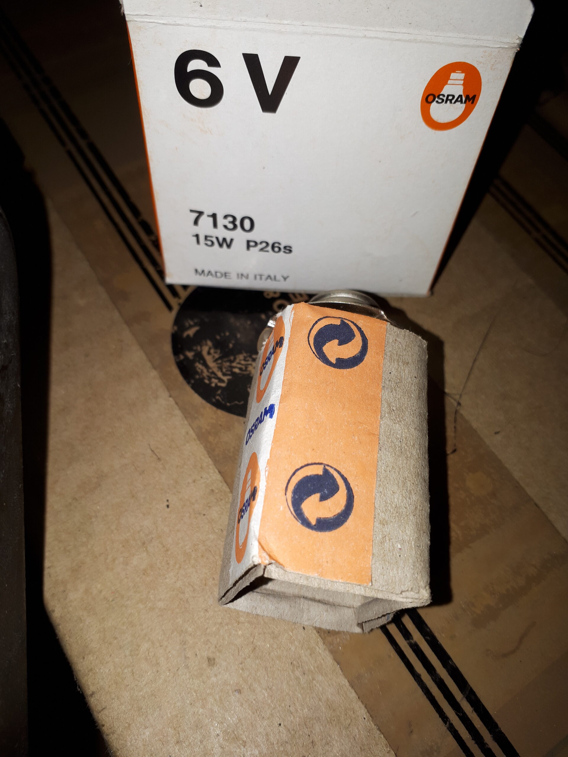 GLÜHBIRNE 6V15W P26