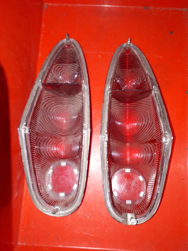 T20B035 RÜCKLICHTGLAS ROT USA 1SATZ