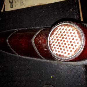 T20B035 RÜCKLICHTGLAS ROT USA