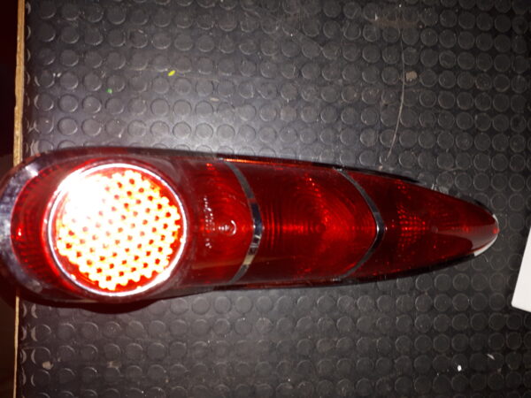 T20B035 RÜCKLICHTGLAS ROT USA NEU