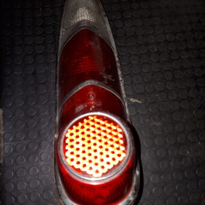 T20B035 RÜCKLICHTGLAS ROT/WEIß gebraucht