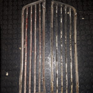 T16B104 ZIERGITTER RECHTS UND LINKS GEBRAUCHT
