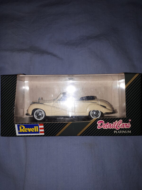 REVELL BMW 502 CABRIO 1:43