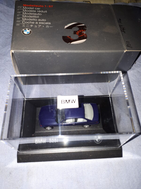 BMW 325i BLAU 1:87