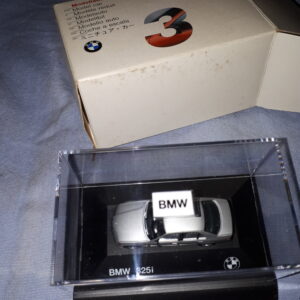 BMW 325i SILBER 1:87