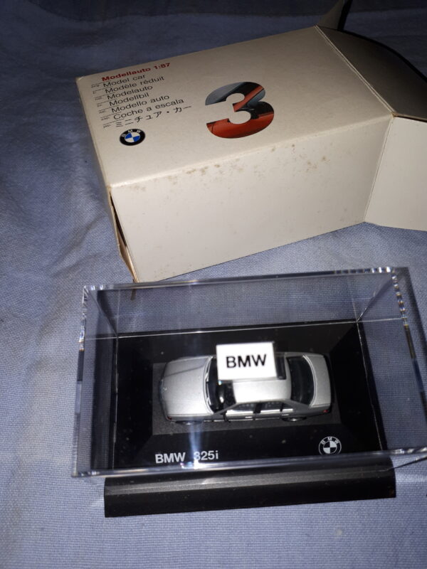 BMW 325i SILBER 1:87