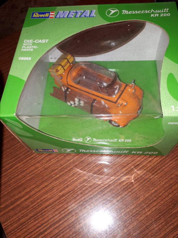 REVELL METALL MESSERSCHMITT KR 200 MIT KOFFER UND SKIAUSRÜSTUNG 1:18