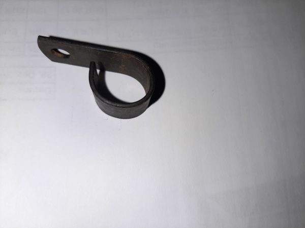 M015 HALTER FÜR ENTLÜFTERSCHLAUCH