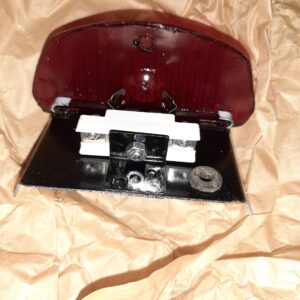 E083 BREMSLICHTFENSTER MIT LAMPENTRÄGER/ELEFANTENFUß