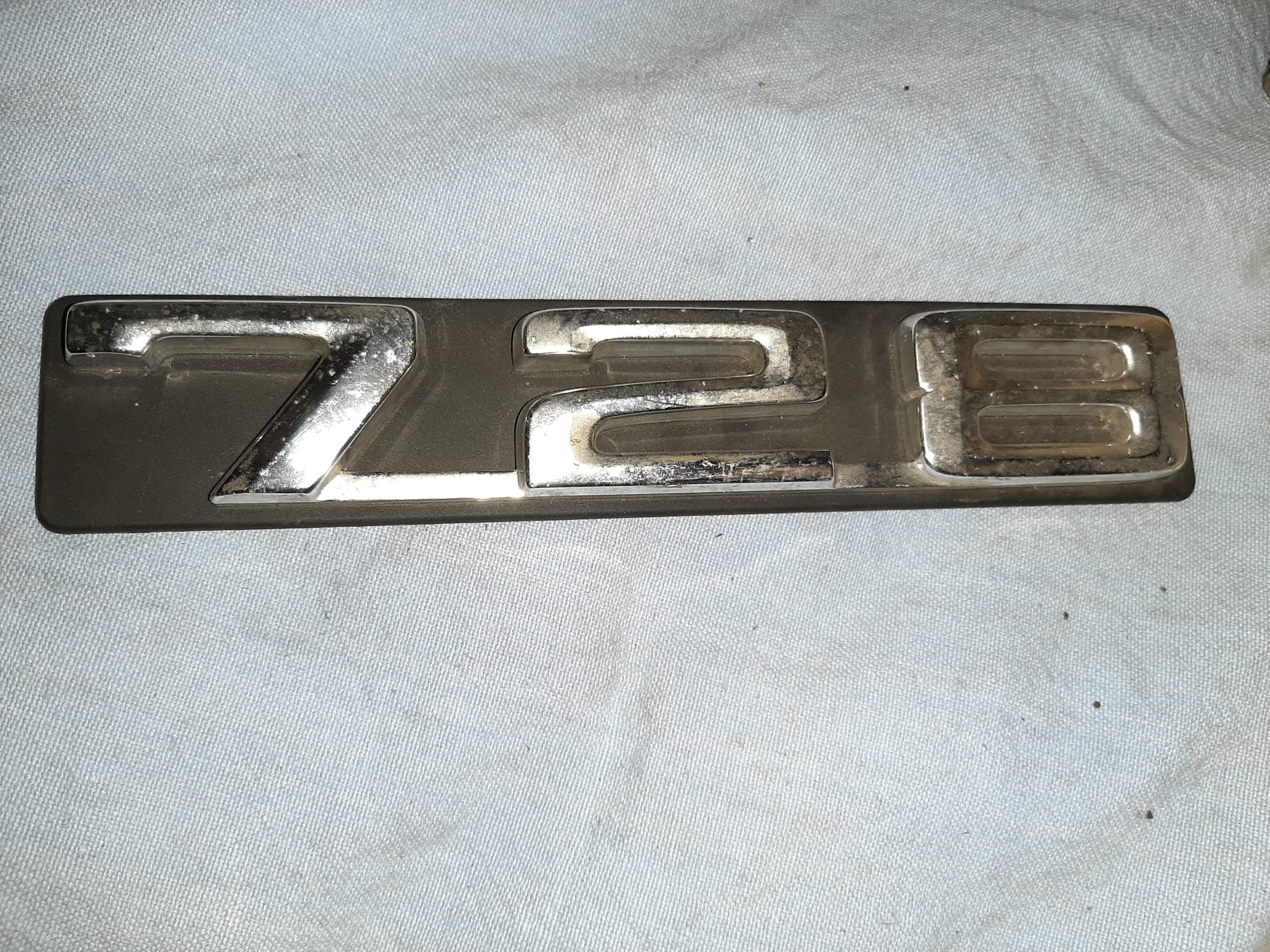 EMBLEM BMW 728 MIT UNTERGRUND
