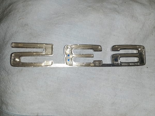 BMW EMBLEM 635 ZUM STECKEN