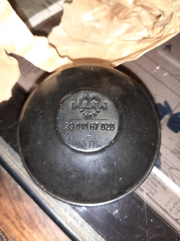 BMW REGENKAPPE FÜR ÖLBADLUFTFILTER CA.35,5MM INNENMAß ANSCHLUß ECT.VON MANN