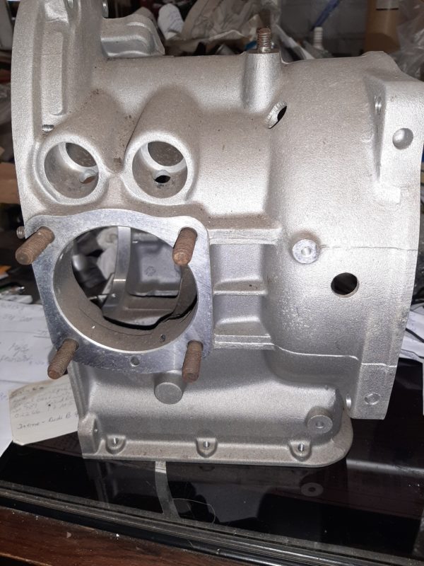 T1B001 Motorgehäuse ohne Benzinpumpenanschluss