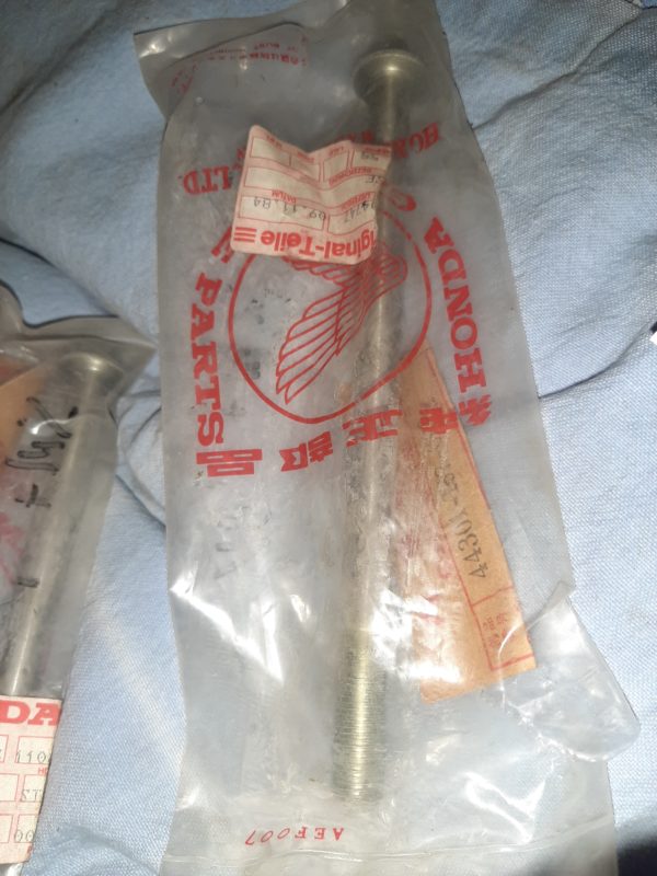 AXLE FR:WHEEL;STECKACHSE