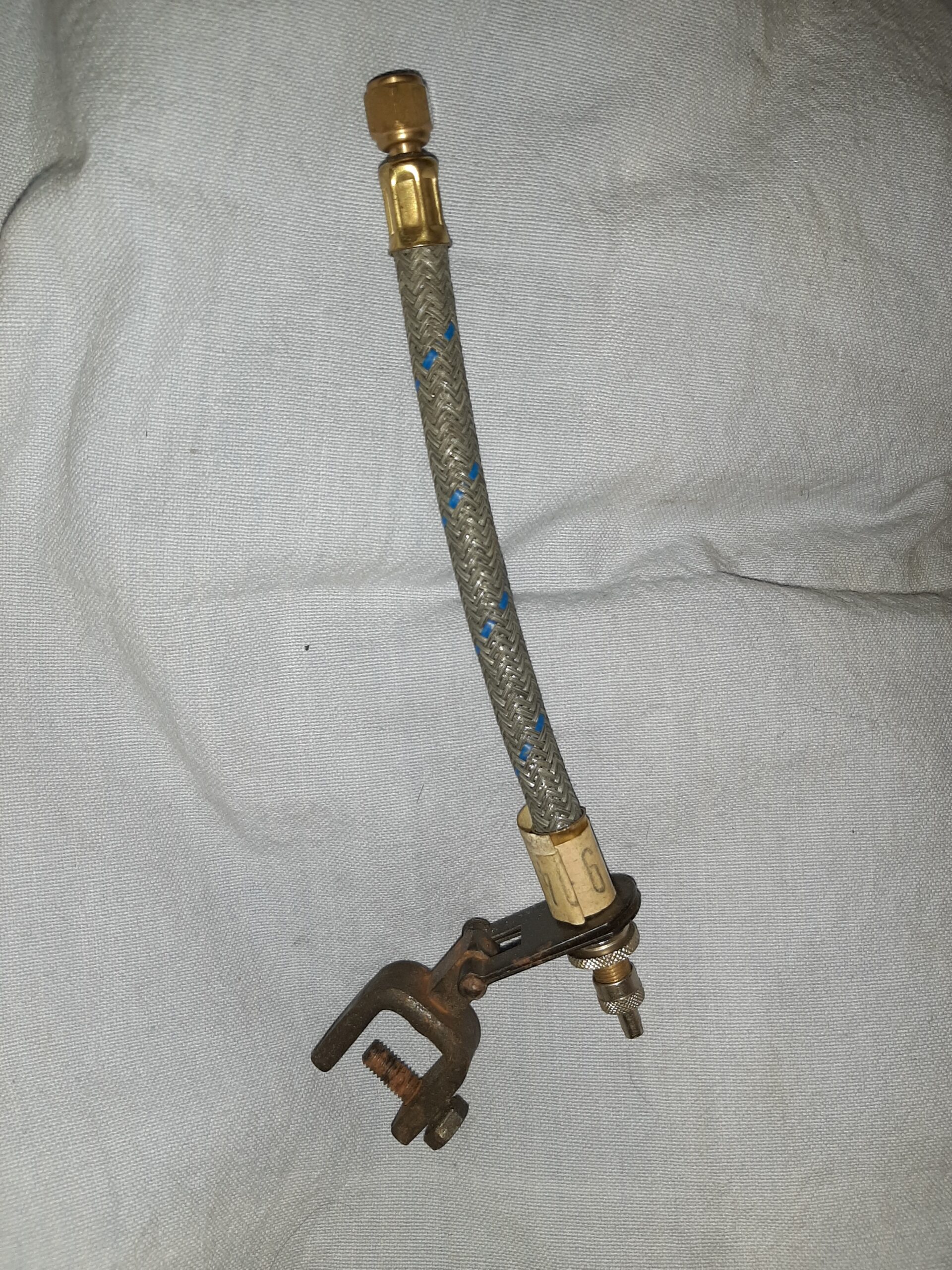 KABEL/SCHLAUCH MIT HALTER