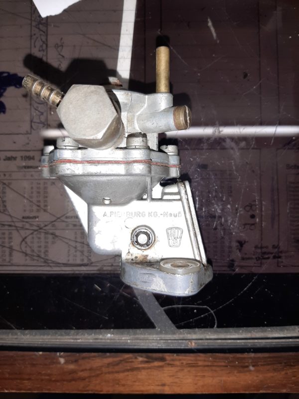 T4B036 BENZINPUMPE LS,FÜR EINEN VERGASER
