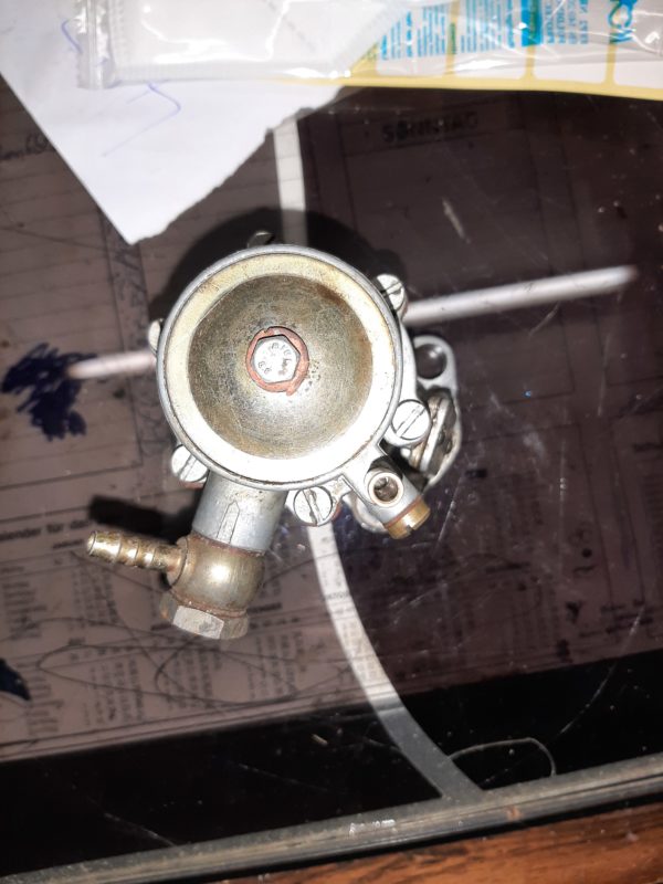 T4B036 BENZINPUMPE LS,FÜR EINEN VERGASER