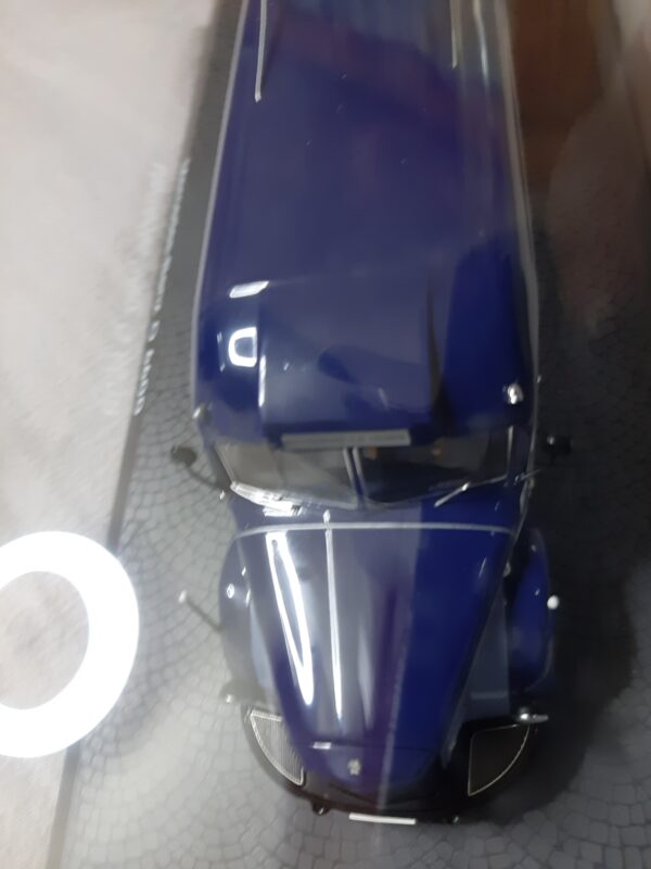 SCHUCO DIORAMA MERCEDES-BENZ O 6600 MIT FIGUREN 1:43