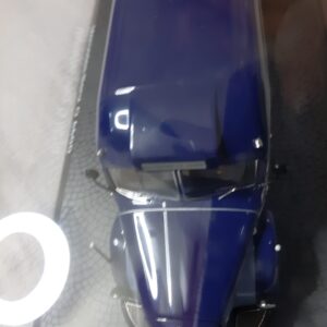 SCHUCO DIORAMA MERCEDES-BENZ O 6600 MIT FIGUREN 1:43