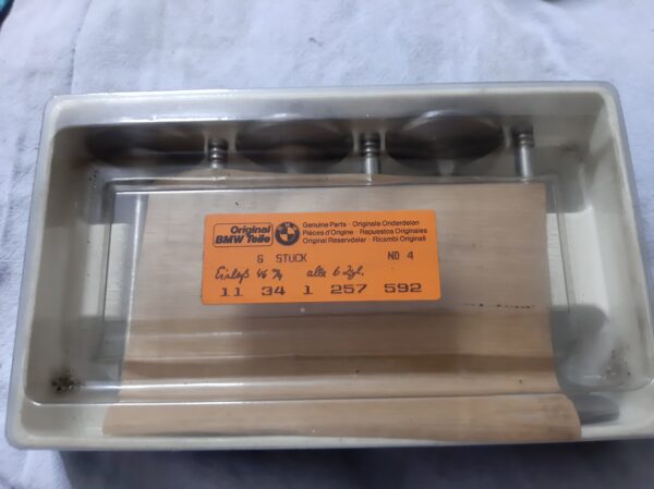BMW EINLASS VENTIL 46MM 6ZYLINDER 1 SATZ (6STÜCK), E9, E24 ect.