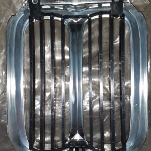 BMW ZIERGITTER/NIERE MITTE  EVTL.E21