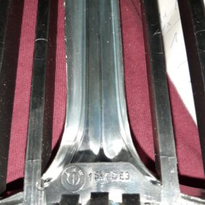 BMW ZIERGITTER/NIERE MITTE  EVTL.E21